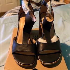 NWBOX Chic Black Leather Heels